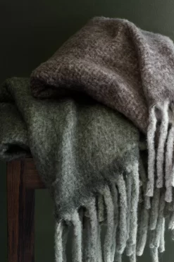 Cozy Living Mathea Plaid 130x170 Cm, Chestnut -Textielwinkel cozy living mathea plaid 130x170 cm 10 scaled