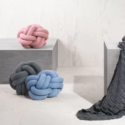 Design House Stockholm Knot Kussen, Grijs -Textielwinkel design house stockholm knot pillow 24 4