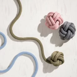 Design House Stockholm Knot Kussen, Grijs -Textielwinkel design house stockholm knot pillow 25 4