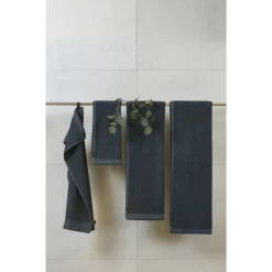 Lina Badhanddoek 70x140 Cm, Indigo -Textielwinkel himla lina handdoek indigo 4 1