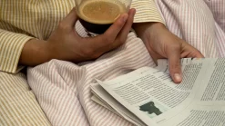 Juna Monochrome Lines Dekbedset 150x210 + 50x60 Cm, Blauw -Textielwinkel juna monochrome lines dekbedovertrekset ochre wit 4 3