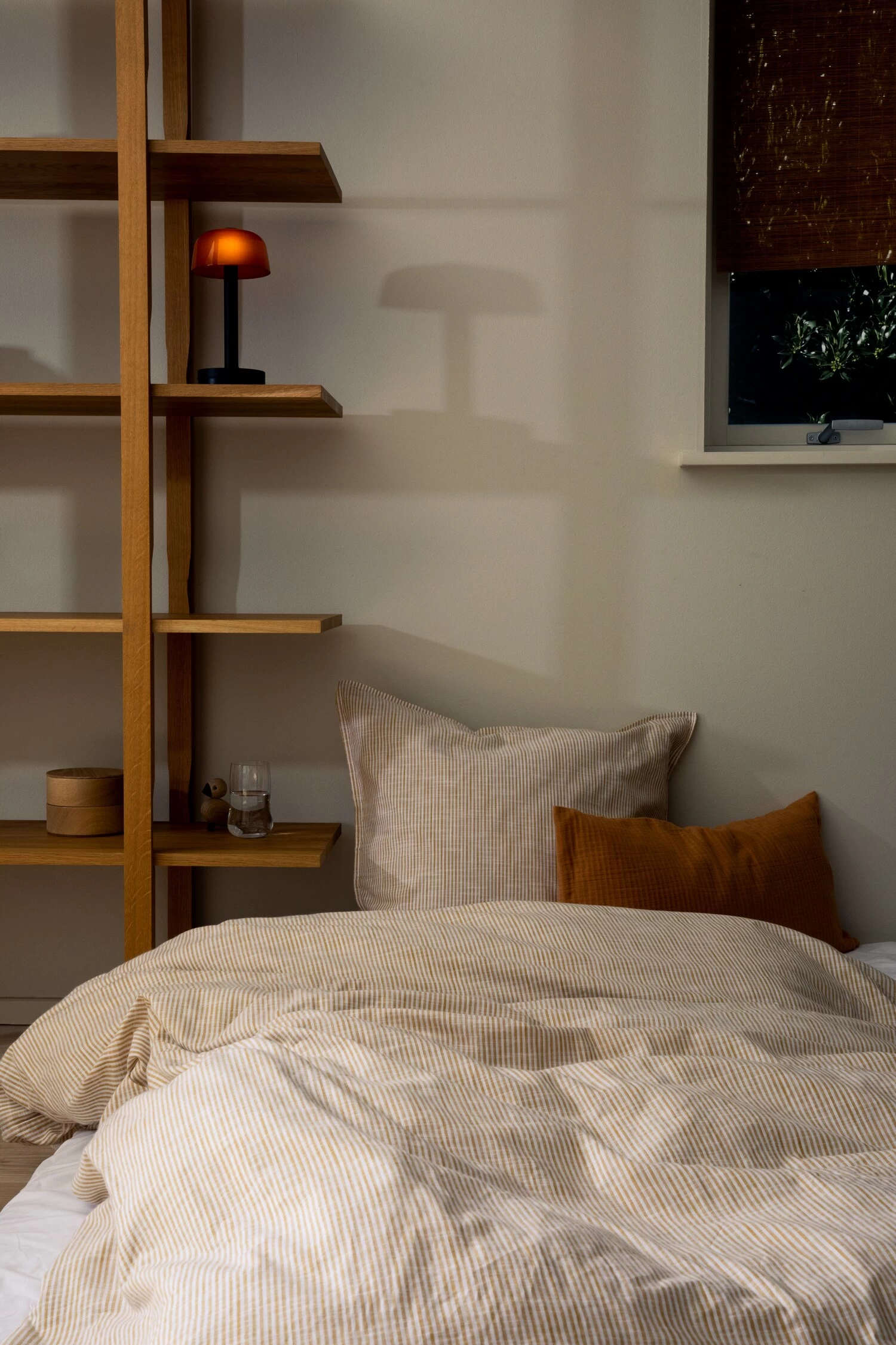 Juna Monochrome Lines Dekbedset 220x220 + 50x60 Cm, Roze 5 Juna Monochrome Lines Dekbedset 220x220 + 50x60 Cm, Roze - Afbeelding 5