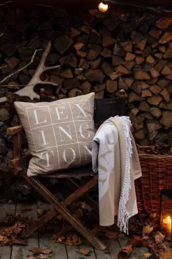 Lexington Logo Kussenhoes, 50x50 Cm, Beige -Textielwinkel lexington logo kussenhoes 50x50 cm 11