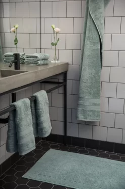 Mille Notti Fontana Towel ECO 50x70 Cm, Grey Green 5 Mille Notti Fontana Towel ECO 50x70 Cm, Grey Green -Textielwinkel mille notti fontana towel eco grey green 7 1 scaled