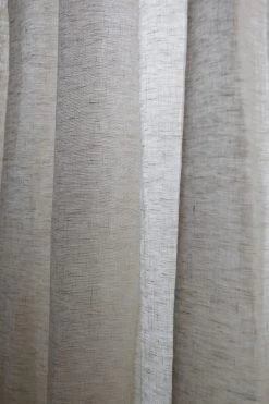 Kelly Gordijn Linnen Dubbele Breedte Sand Nature, 293x290 Cm 6 Kelly Gordijn Linnen Dubbele Breedte Sand Nature, 293x290 Cm -Textielwinkel mimou kelly gordijn linnen dubbele breedte sand nature 6 scaled