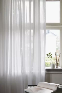 Lyx Hotellvoile Gardin 290x250 Cm, White -Textielwinkel mimou lyx hotellvoile curtain 290x250 cm 14