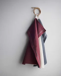 Alpha Theedoek 50x70 Cm, Bordeaux -Textielwinkel rosendahl copenhagen alpha theedoek 50x70 cm 38