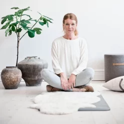 Shepherd Ella Short-haired Sheepskin 200x60cm, Creme -Textielwinkel shepherd ella short haired sheepskin 200x60cm creme 4